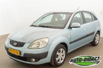 skadebil auto Kia Rio 1.4 X-tra 2006/7