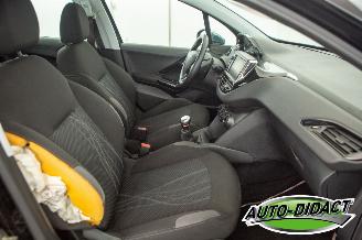 Peugeot 208 1.2 Airco picture 18