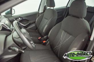 Peugeot 208 1.2 Airco picture 24