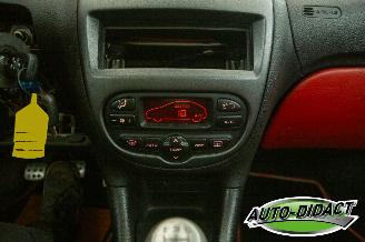 Peugeot 206 CC 2.0-16V Cabrio picture 9