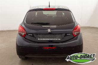 Peugeot 208 1.2 Airco Navi picture 32