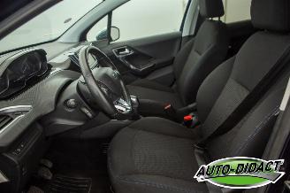 Peugeot 208 1.2 Airco Navi picture 24