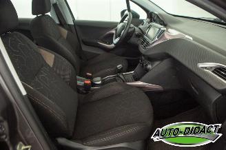 Peugeot 2008 1.6 VTi Airco Navi Active picture 19