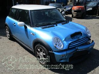 Mini Mini Mini Cooper S (R53) Hatchback 1.6 16V (W11-B16A) [120kW]  (03-2002/09-=
2006) picture 2