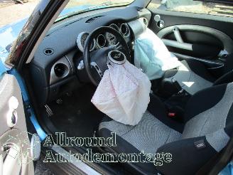 Mini Mini Mini Cooper S (R53) Hatchback 1.6 16V (W11-B16A) [120kW]  (03-2002/09-=
2006) picture 9