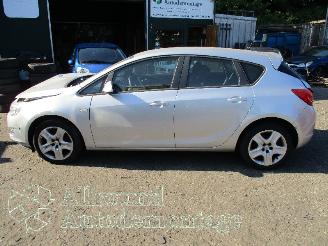 Opel Astra Astra J (PC6/PD6/PE6/PF6) Hatchback 5-drs 1.4 Turbo 16V (A14NET(Euro 5=
)) [88kW]  (10-2010/10-2015) picture 8