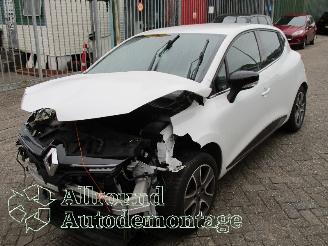 skadebil vrachtwagen Renault Clio Clio IV (5R) Hatchback 5-drs 0.9 Energy TCE 90 12V (H4B-400(H4B-A4)) [=
66kW]  (11-2012/08-2021) 2014/7