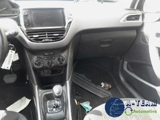 Peugeot 2008 2008 (CU), MPV, 2013 / 2019 1.2 12V e-THP PureTech 110 picture 13