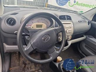 Daihatsu Sirion Sirion 2 (M3), Hatchback, 2005 1.0 12V DVVT picture 14