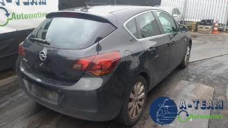 Opel Astra Astra J (PC6/PD6/PE6/PF6), Hatchback 5-drs, 2009 / 2015 1.7 CDTi 16V EcoFLEX 130 picture 14