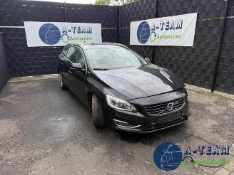 Vrakbiler auto Volvo V-60 V60 I (FW/GW), Combi, 2010 / 2018 2.4 D6 20V Plug-in Hybrid AWD 2013/8
