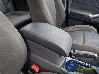 Ford Mondeo Mondeo IV, Hatchback, 2007 / 2015 1.6 Ti 16V picture 23