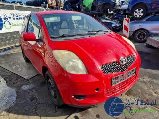 Toyota Yaris Yaris II (P9), Hatchback, 2005 / 2014 1.3 16V VVT-i picture 4