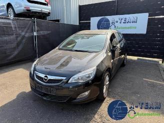 Opel Astra Astra J Sports Tourer (PD8/PE8/PF8), Combi, 2010 / 2015 1.4 16V ecoFLEX picture 3