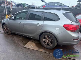 Opel Astra Astra J Sports Tourer (PD8/PE8/PF8), Combi, 2010 / 2015 1.4 16V ecoFLEX picture 3