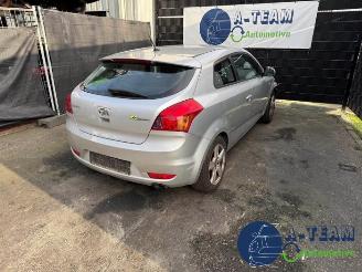 Kia Cee d Pro cee'd (EDB3), Hatchback 3-drs, 2008 / 2012 1.4 CVVT 16V picture 3