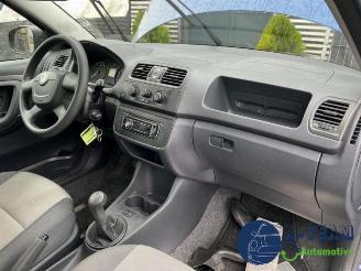 Skoda Fabia Fabia II (5J), Hatchback 5-drs, 2006 / 2014 1.2i 12V picture 19