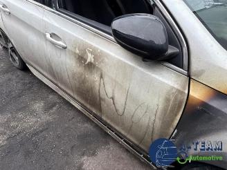 Peugeot 308 308 (L3/L8/LB/LH/LP), Hatchback 5-drs, 2013 / 2021 1.2 12V e-THP PureTech 130 picture 26