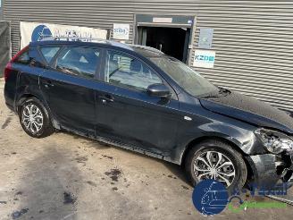 Kia Cee d Cee'd Sporty Wagon (EDF), Combi, 2007 / 2012 1.4 16V picture 10
