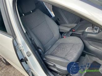 Peugeot 5008 5008 I (0A/0E), MPV, 2009 / 2017 1.6 HDiF 16V picture 16