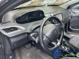 Peugeot 2008 2008 (CU), MPV, 2013 / 2019 1.2 12V e-THP PureTech 110 picture 10