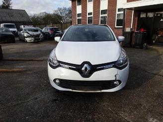 Sloopauto Renault Clio Clio IV (5R), Hatchback 5-drs, 2012 / 2021 0.9 Energy TCE 90 12V 2015/3