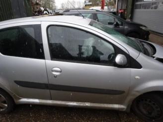 Toyota Aygo Aygo (B10), Hatchback, 2005 / 2014 1.0 12V VVT-i picture 12