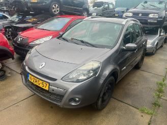 Renault Clio Estate 1.2 i picture 2