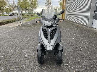 Piaggio MP3 300 Yourban Autorijbewijs picture 5