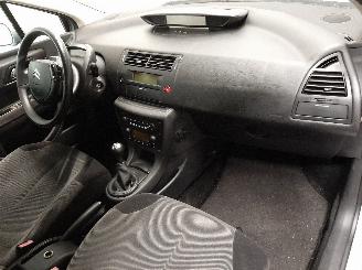 Citroën C4 C4 Berline (LC/LD) Hatchback 5-drs 1.6 16V (TU5JP4(NFU)) [81kW]  (11-2=
004/07-2011) picture 9