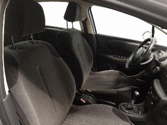 Citroën C4 C4 Berline (LC/LD) Hatchback 5-drs 1.6 16V (TU5JP4(NFU)) [81kW]  (11-2=
004/07-2011) picture 8