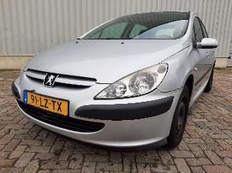 uszkodzony samochody osobowe Peugeot 307 307 (3A/C/D) Hatchback 1.6 16V (TU5JP4(NFU)) [80kW]  (08-2000/11-2007)= 2003/7