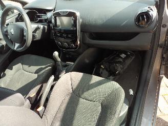 Renault Clio Clio IV (5R) Hatchback 5-drs 0.9 Energy TCE 90 12V (H4B-400(H4B-A4)) [=
66kW]  (11-2012/...) picture 10