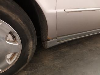 Cadillac Seville Seville Sedan 4.6 SLS/North Star V8 32V (LH2) [205kW]  (09-1997/09-200=
4) picture 28