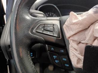 Ford Focus Focus 3 Wagon Combi 1.0 Ti-VCT EcoBoost 12V 125 (M1DD) [92kW]  (02-201=
2/05-2018) picture 14