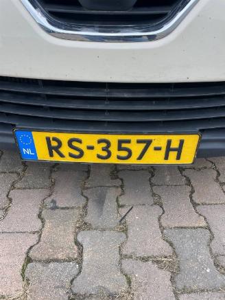occasion passenger cars Renault Captur Captur (2R) SUV 0.9 Energy TCE 12V (H4B-400(H4B-A4)) [66kW]  (06-2013/=
=2E..) 1980