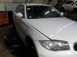 BMW 1-serie 1 serie (E87/87N) Hatchback 5-drs 118i 16V (N43-B20A) [105kW]  (09-200=
6/06-2011) picture 2