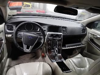 Volvo V-60 V60 I (FW/GW) 2.4 D6 20V Plug-in Hybrid AWD (D82PHEV) [158kW]  (06-201=
2/12-2015) picture 5