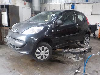 Peugeot 107 107 Hatchback 1.0 12V (384F(1KR)) [50kW]  (06-2005/05-2014) picture 1