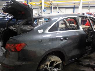 Audi A3 A3 Limousine (8YS) Sedan 1.0 30 TFSI 12V Mild Hybrid (DLAA) [81kW]  (0=
6-2020/...) picture 3