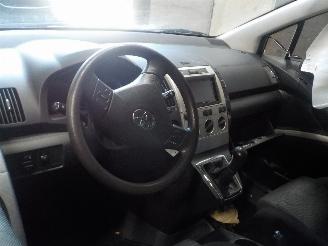 Toyota Corolla Corolla Verso (R10/11) MPV 1.6 16V VVT-i (3ZZFE) [81kW]  (04-2004/03-2=
009) picture 5