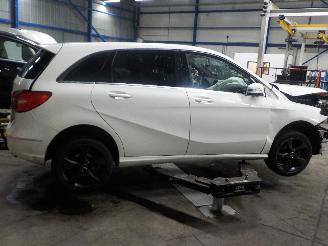 Mercedes B-klasse B (W246,242) Hatchback 1.8 B-180 CDI BlueEFFICIENCY 16V (OM651.901) [8=
0kW]  (11-2011/...) picture 3