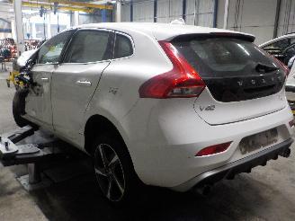 Volvo V-40 V40 (MV) 1.6 D2 (D4162T) [84kW]  (03-2012/12-2016) picture 4