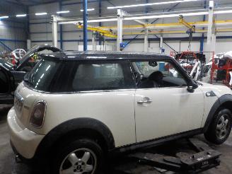 Mini Mini Mini (R56) Hatchback 1.6 16V Cooper (N12-B16A) [88kW]  (10-2006/02-201=
2) picture 3