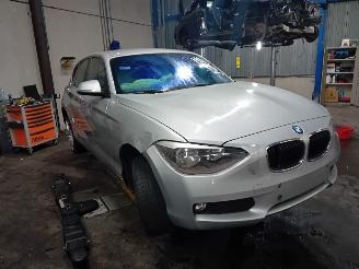 BMW 1-serie 1 serie (F20) Hatchback 5-drs 114i 1.6 16V (N13-B16A) [75kW]  (07-2012=
/02-2015) picture 2