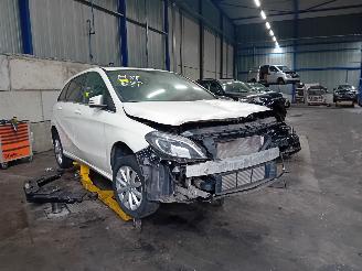 Mercedes B-klasse B (W246) Hatchback 1.6 B-180 BlueEFFICIENCY Turbo 16V (M270.910) [90kW=
]  (11-2011/12-2018) picture 2