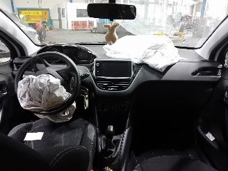 Peugeot 208 208 I (CA/CC/CK/CL) Hatchback 1.2 Vti 12V PureTech 82 (EB2F(HMZ)) [60k=
W]  (03-2012/12-2019) picture 5