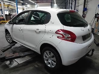 Peugeot 208 208 I (CA/CC/CK/CL) Hatchback 1.2 Vti 12V PureTech 82 (EB2F(HMZ)) [60k=
W]  (03-2012/12-2019) picture 4