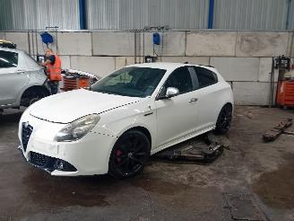 Vrakbiler auto Alfa Romeo Giulietta Giulietta (940) Hatchback 1.4 TB 16V (198.A.4000) [88kW]  (04-2010/12-=
2020) 2011