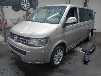 Salvage car Volkswagen Transporter Transporter/Caravelle T5 Bus 2.0 BiTDI DRF (CFCA) [132kW]  (09-2009/08=
-2015) 2012
